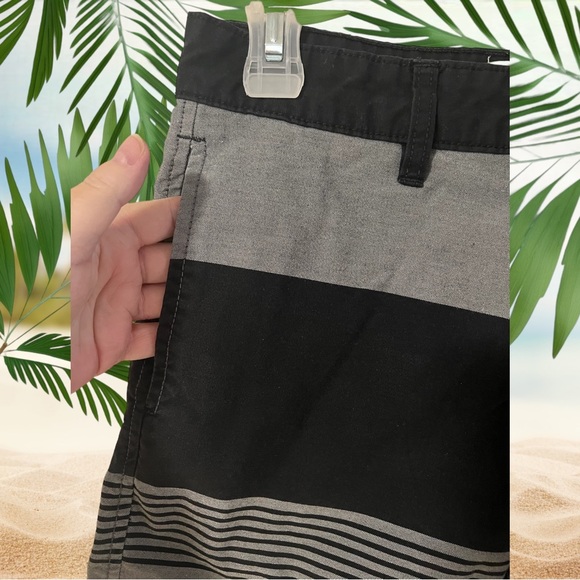 Board shorts  by Urban Heritage in size 28 - Picture 4 of 6